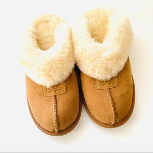 Ugg Women Slippers Size 7